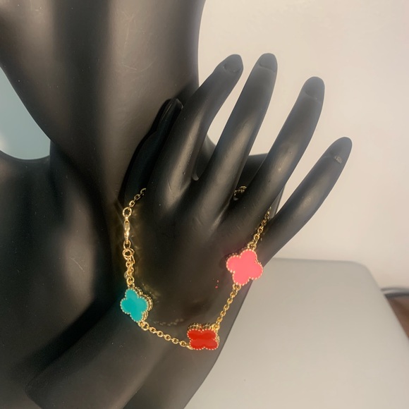 Multi Color Clover Bracelet - Picture 1 of 2